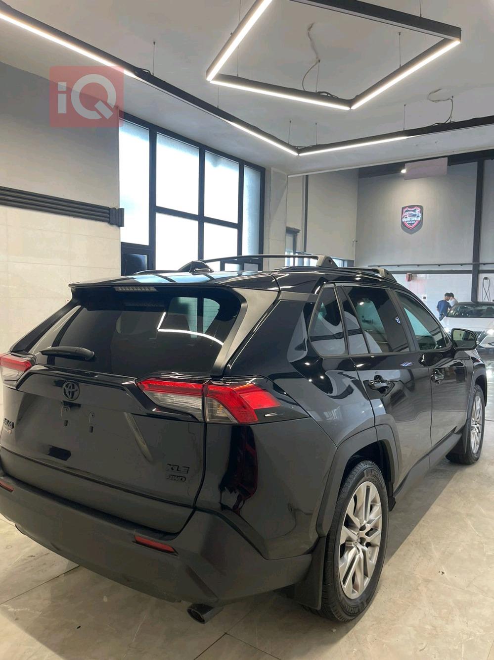 تۆیۆتا ڕاڤ 4